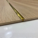 Profil łączący w kształcie litery T 8&times;4 mm z polerowanego mosiądzu